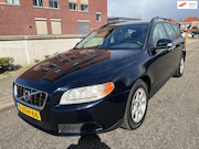 Volvo V70 - 2.5T Momentum AUT /Airco/Cruise/LMV/Elek. Pakket
