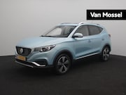 MG MG ZS - EV Luxury 45 kWh | Trekhaak | Leder | Camera | Apple Carplay
