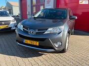 Toyota RAV4 - 2.0D 124pk Dynamic / Trekhaak ( max 1.600kg ) / Stoelverwarm