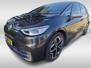 Volkswagen ID.3 - First Plus 58 kWh / Trekhaak / Camera / Keyless / Matrix LED