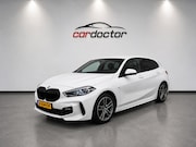 BMW 1-serie - 118i High Executive - AUTOMAAT - NEW APK - DODEHOEK DETECTIE