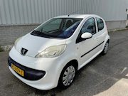 Peugeot 107 - 1.0-12V XR . AIRCO