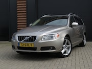Volvo V70 - 2.0 Summum Airco Cr-Control Schuifdak Trekh Youngtimer
