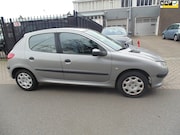 Peugeot 206 - 1.4 XT automaat 5 deurs kopling niet 100%