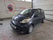Peugeot 107 - 1.0-12V XR