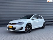 Volkswagen Golf - 2.0 TSI GTI Performance| PANO| REMUS| LED|CARPLAUY|DYNAUDIO|