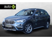 BMW X1 - xDrive20i High Executive / Panorama / Sportstoelen