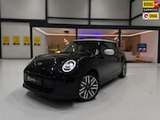MINI Cooper - C 156pk Automaat Black Edition | Panoramadak | Adaptive Crui
