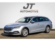 Skoda Octavia - 1.5 e-TSI Bns Ed. Plus Pano | PDC | Stoelverwarming/Stuurver