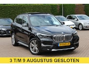 BMW X1 - sDrive20i High Executive / Panoramadak / Leder / CarPlay / P
