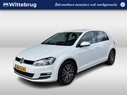 Volkswagen Golf - 1.2 TSI Connected Series / Trekhaak / DSG / Navigatie / Stoe