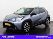 Toyota Aygo X - 1.0 VVT-i MT Play Two-Tone | Stoelverwarming | Camera | 17"