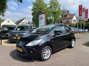 Ford Ka - 1.2 STYLE / AIRCO / STOELVERWARMING / ELEK. RAMEN / RADIO-CD