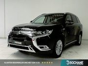 Mitsubishi Outlander - 2.4 PHEV Intense | Trekhaak | Camera | Navigatie | Stoelverw