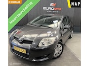 Toyota Auris - 1.4-16V Sol