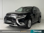 Mitsubishi Outlander - 2.4 PHEV Intense | Trekhaak | Camera | Navigatie | Stoelverw