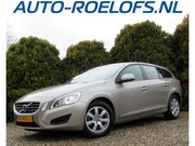 Volvo V60 - 1.6 T3 Kinetic *Navi * Trekhaak