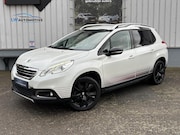 Peugeot 2008 - 1.2 PureTech Urban Cross | Navi | Trekhaak | Distr. riem v.v