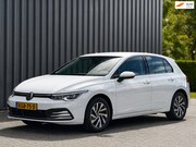 Volkswagen Golf - 1.4 eHybrid Plug-In DSG / StuurwVerw / CarPlay / Elekstoelen