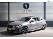 BMW 1-serie - M135i xDrive 306+PK M-PERFORMANCE/LED/VIRTUAL/SFEER/PANO/LEE