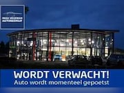 Mazda 2 - Hybrid - Toyota Yaris 1.5 | Navigatie via Apple Ca