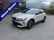 Alfa Romeo Junior - Elettrica 54 kWh Clima-Cruise-Keyless-Carplay Fabrieksgarant