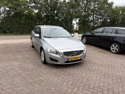 Volvo V60 - 1.6 T3 TREKHAAK CLIMA NAVI
