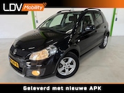 Suzuki SX4 - 1.6 EXCLUSIVE / Trekhaak / 95352 km / Stoelverwarming / LM v