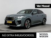 BMW iX2 - eDrive20 67 kWh | TREKHAAK | 360 CAMERA | MEMORY STOELEN | H