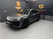 Volkswagen T-Roc - 1.5 eTsi R-Line First Edition Pano-IQ-KEYLESS-CAM