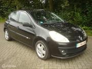 Renault Clio - 1.2 TCE Airco. Loopt stationair onregelmatig