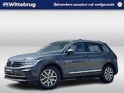 Volkswagen Tiguan - 1.4 TSI eHybrid 245PK Life / Zwenkbare Trekhaak / Parkeersen