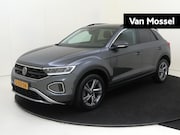 Volkswagen T-Roc - 1.0 TSI Life 75 Edition | Navigatie | Camera | Adaptief crui