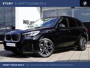 BMW iX1 - eDrive20 M Sport / Trekhaak / Panoramadak / Sports
