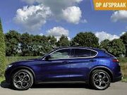Alfa Romeo Stelvio - 2.0t Q4 Veloce, pano, Harman Kardon, 20"