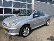 Peugeot 206 - 1.6i 16v Cabrio, Sportief & Zomerproof
