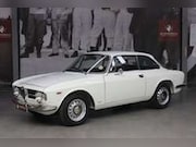 Alfa Romeo GT - 1300 Junior