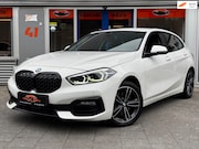 BMW 1-serie - 118i Sportline Automaat CarPlay LED Dealer Onderhouden
