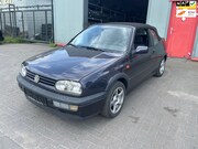 Volkswagen Golf - 2.0 avantage