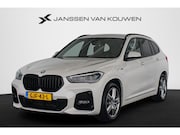 BMW X1 - xDrive25e M Sport Trekhaak Stoelverwarming Apple CarPlay LED