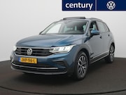 Volkswagen Tiguan - 1.4 TSI eHybrid Life Business+ Panodak - LED - Side assist -