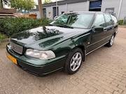 Volvo V70 - 2.5 Comfort-Line automaat