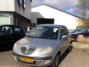 Lancia Ypsilon - 1.4-16V Argento Goed rijdende Ypsilon met een keurig nette k