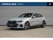 BMW i5 - eDrive40 M Sport / Panoramadak / Achteruitrijcamer