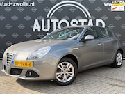 Alfa Romeo Giulietta - 1.4 T Distinctive Automaat / NL-Auto / 2e Eigenaar / Navi /