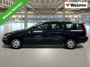Volvo V70 - 2.4 Comfort Line lekkere koude airco, trekhaak...