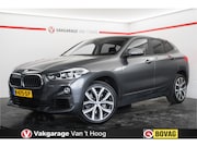 BMW X2 - sDrive20i Advantage | HUD | Navi Plus | Camera | 19” | Stoel