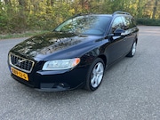 Volvo V70 - 2.5T Summum 200PK Automaat Navi Leder PDC Clima Cruise
