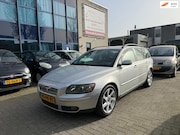 Volvo V50 - 2.4i Momentum 5-CIL, Trekhaak, APK 03/27, gedocumenteerd