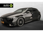 Mercedes-Benz A-klasse - 180 Business Solution AMG Automaat / Panoramadak / LED / Ron
